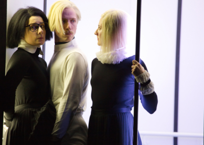 "Der Streit" Saarländisches Staatstheater 2018 Lisa Schwindling (Mesrin), Raimund Widra (Eglé), Barbara Krzoska (Azor)